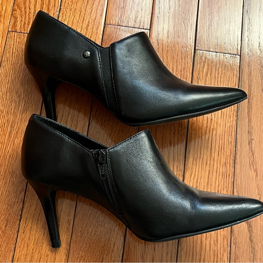 Simply Vera Wang Black Leather Stiletto Mules - Picture 4 of 10
